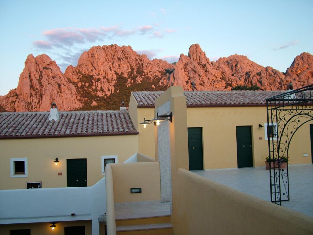 Papillo Resort Borgo Antico San Pantaleo Exterior foto