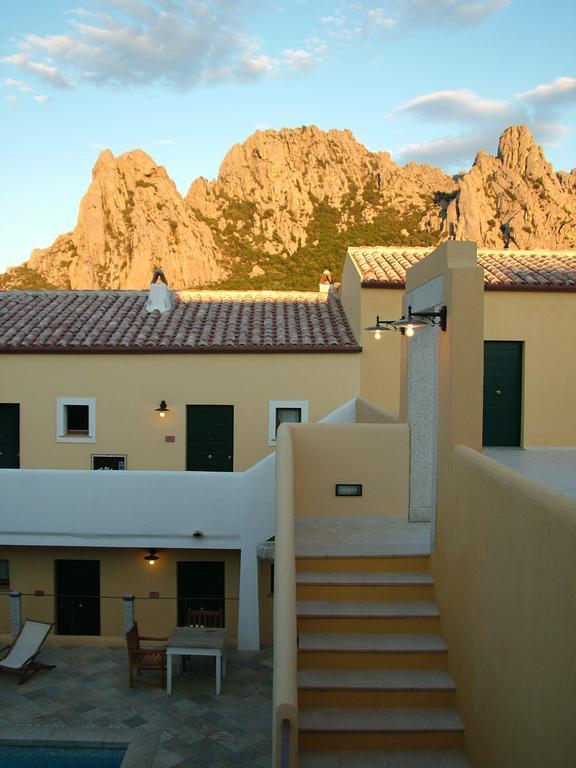 Papillo Resort Borgo Antico San Pantaleo Exterior foto