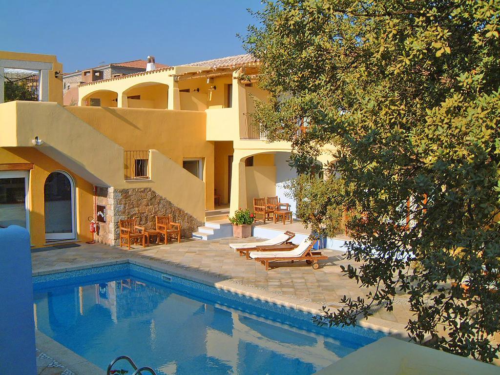 Papillo Resort Borgo Antico San Pantaleo Exterior foto
