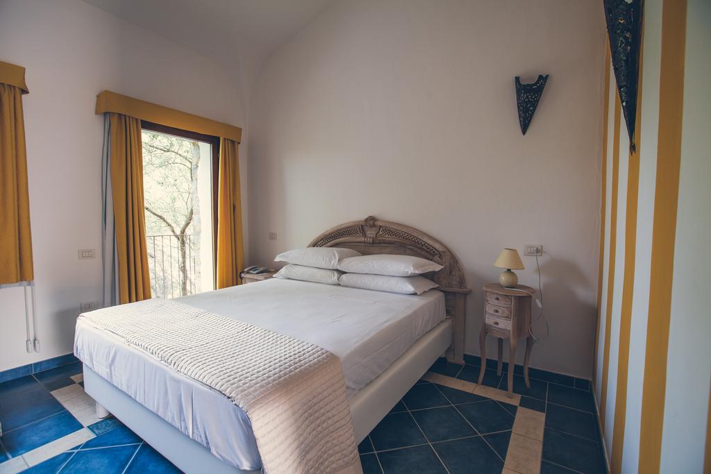 Papillo Resort Borgo Antico San Pantaleo Exterior foto