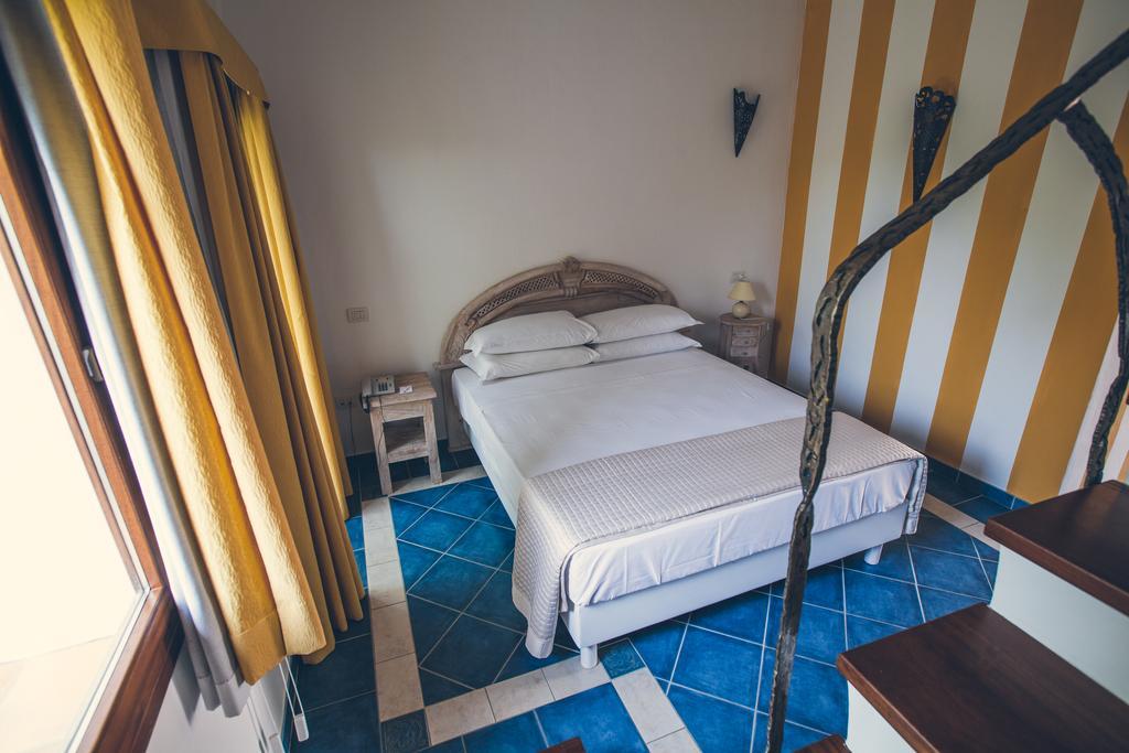 Papillo Resort Borgo Antico San Pantaleo Exterior foto