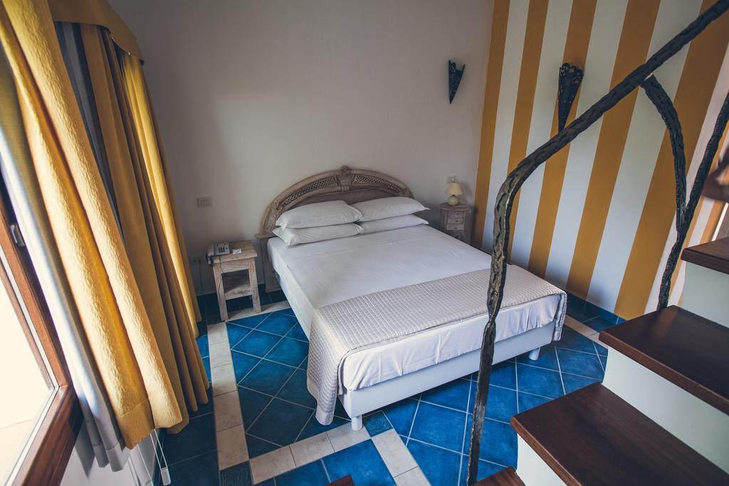 Papillo Resort Borgo Antico San Pantaleo Exterior foto