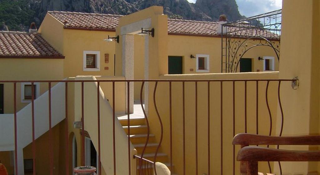 Papillo Resort Borgo Antico San Pantaleo Exterior foto