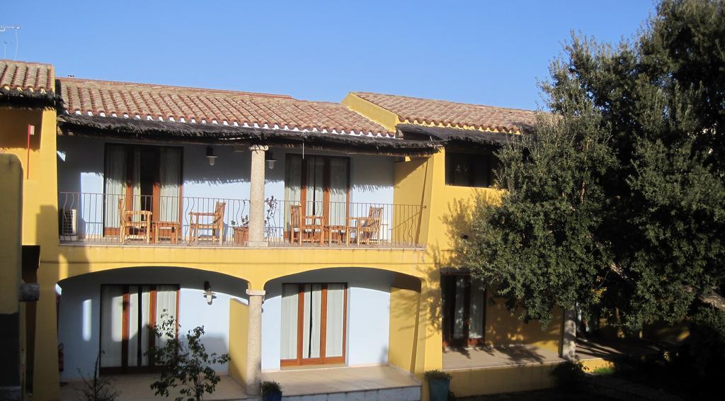 Papillo Resort Borgo Antico San Pantaleo Exterior foto