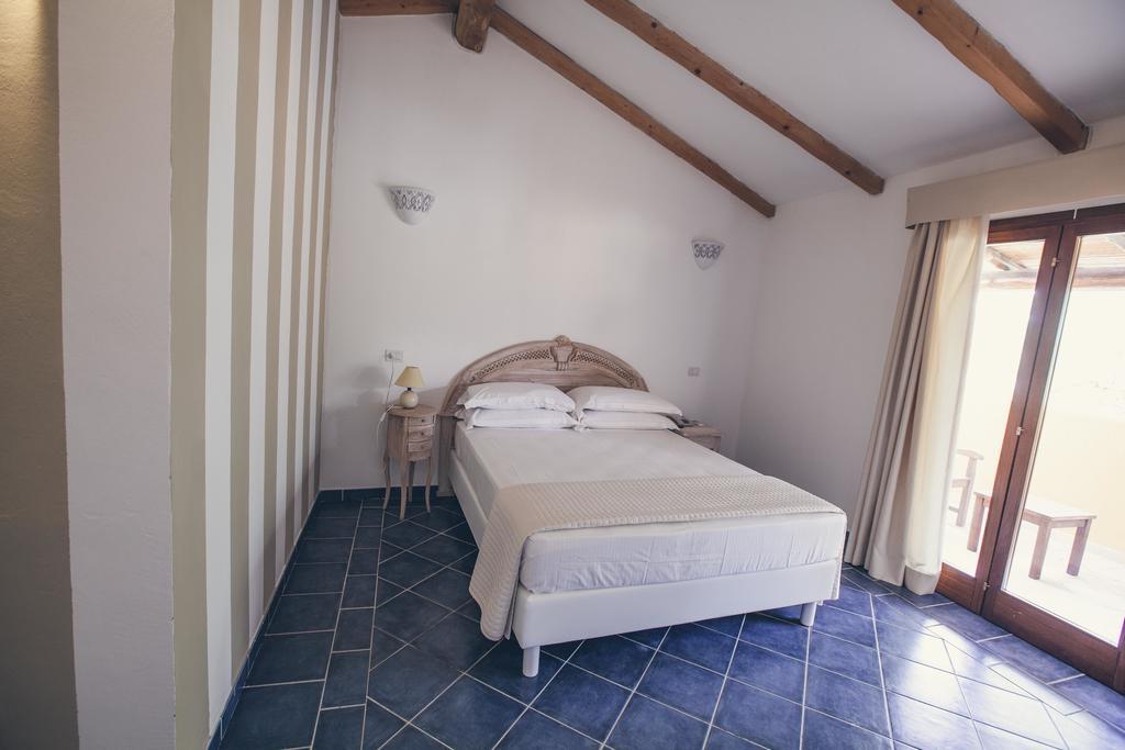 Papillo Resort Borgo Antico San Pantaleo Exterior foto
