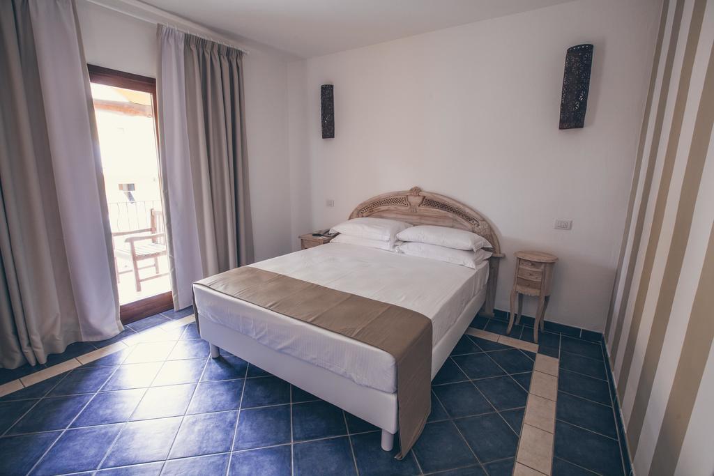 Papillo Resort Borgo Antico San Pantaleo Exterior foto
