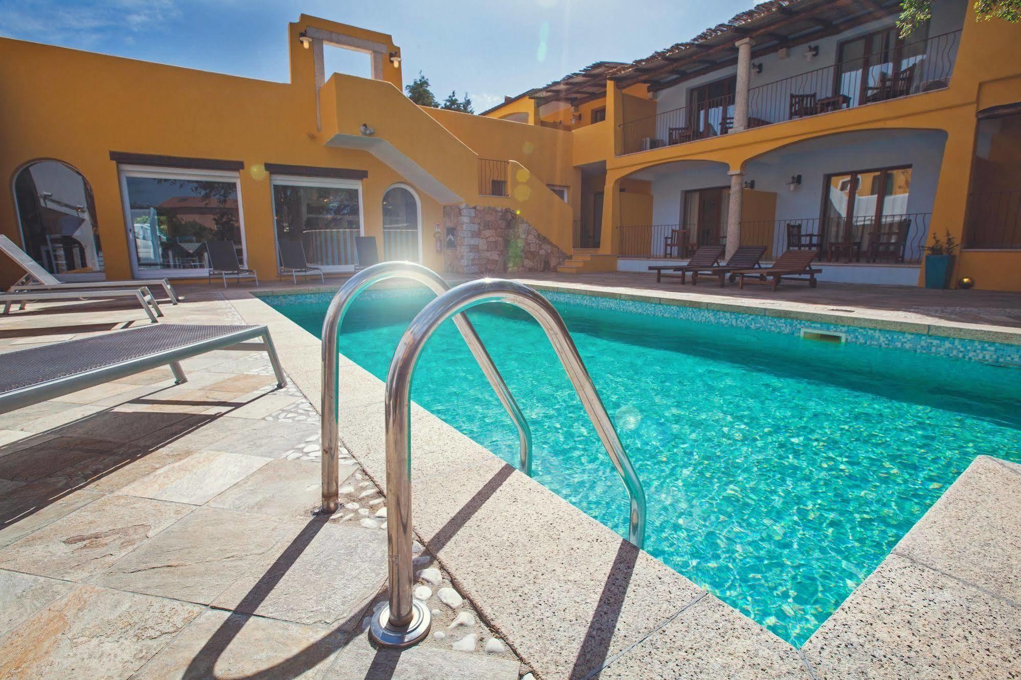 Papillo Resort Borgo Antico San Pantaleo Exterior foto